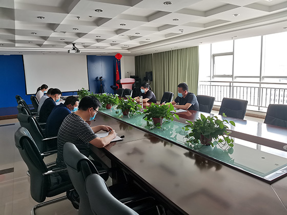 中心组学习.jpg 中心组学习.jpg